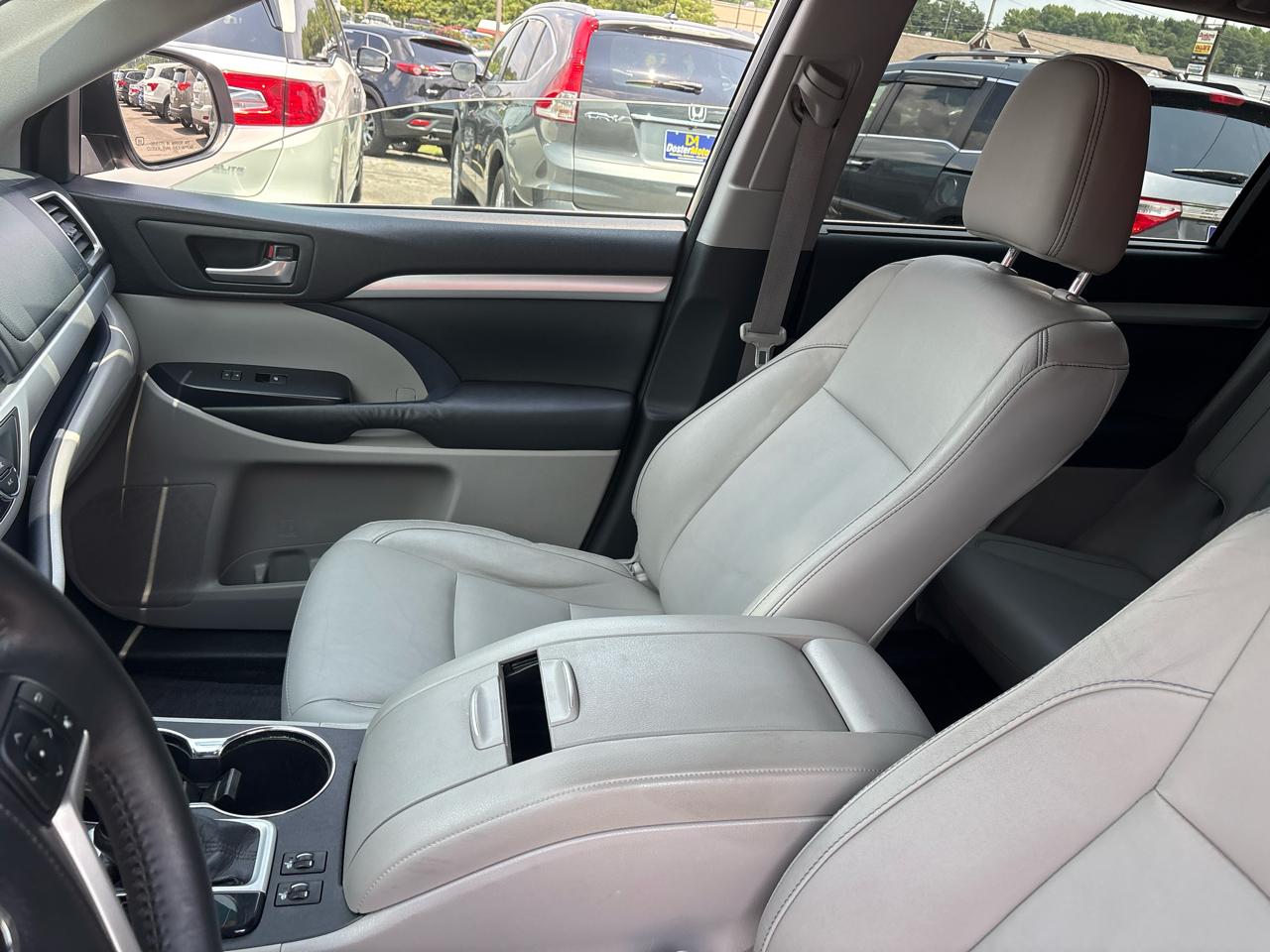 Toyota Highlander XLE FWD V6 2015