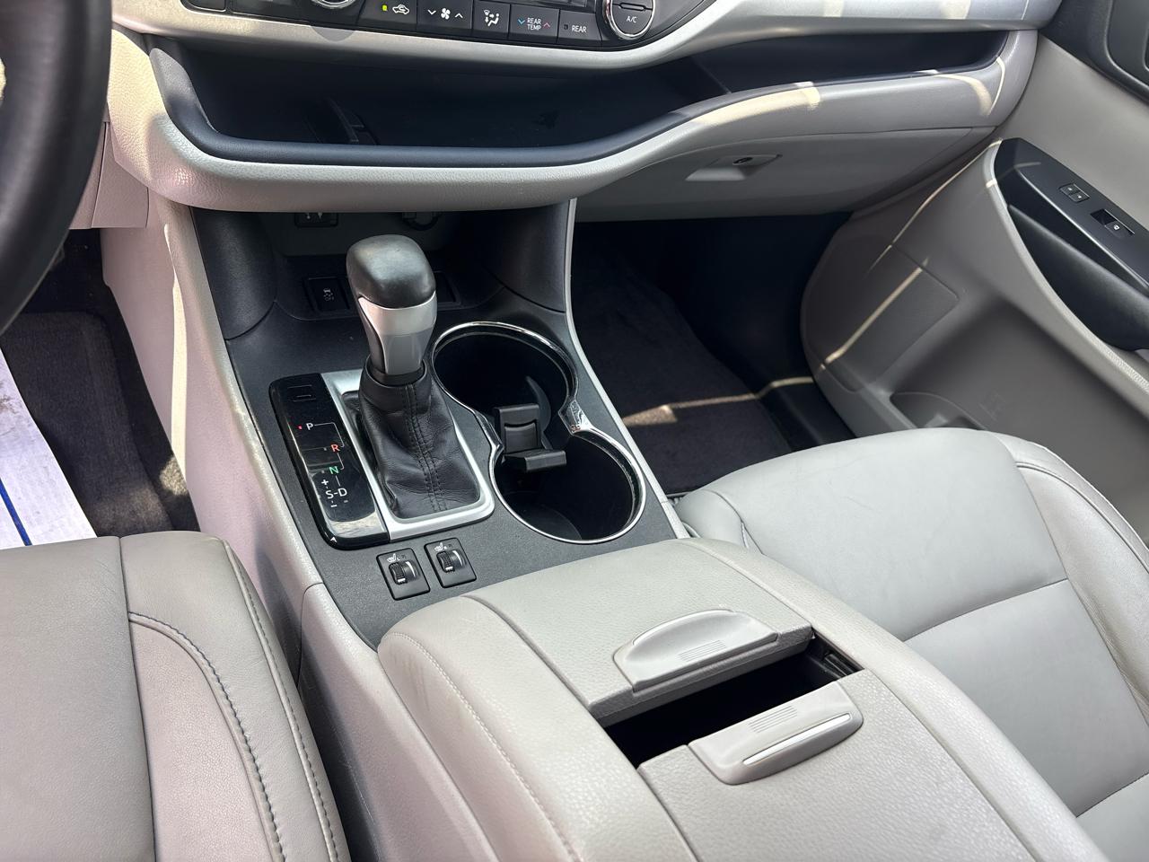 Toyota Highlander XLE FWD V6 2015