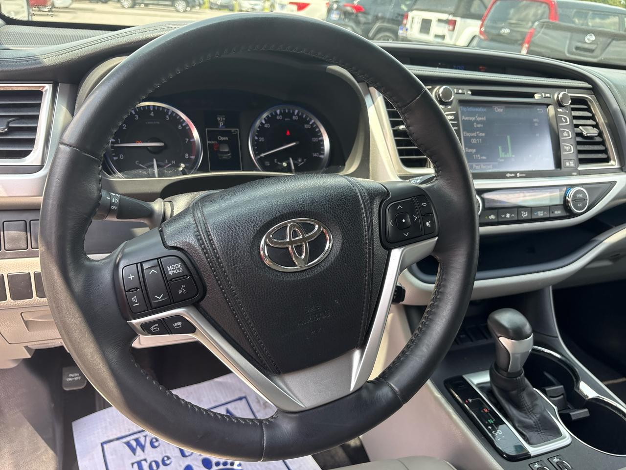 Toyota Highlander XLE FWD V6 2015
