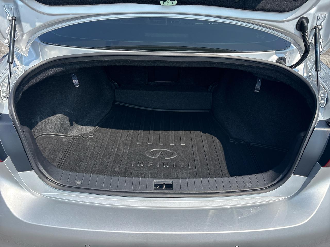 Infiniti Q50 3.0t LUXE 2020