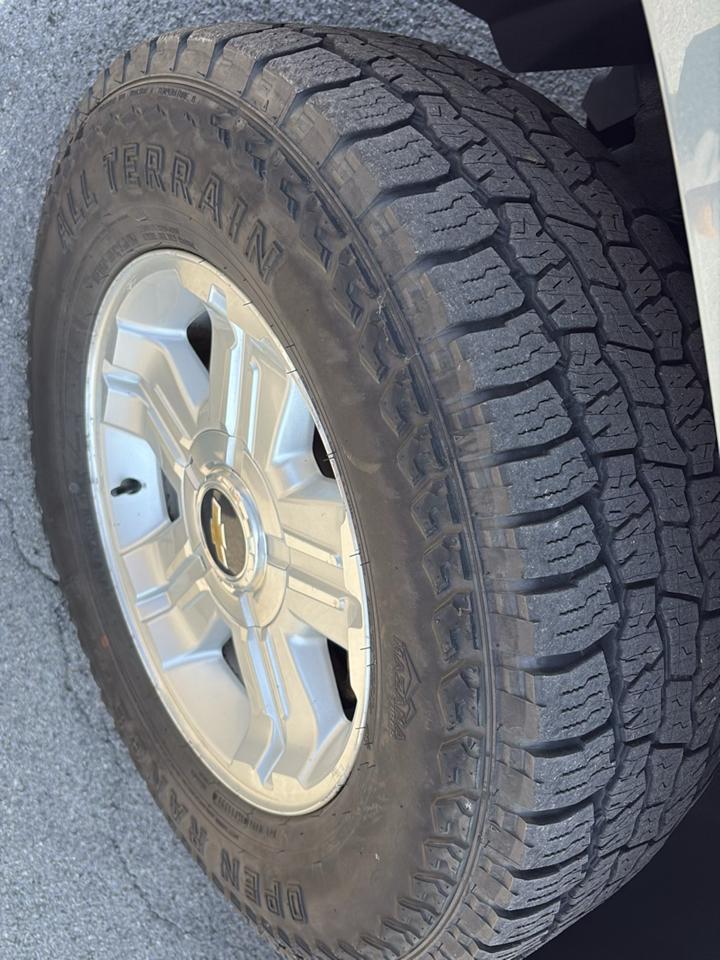 Chevrolet Silverado 1500 LT Crew Cab 4WD 2012