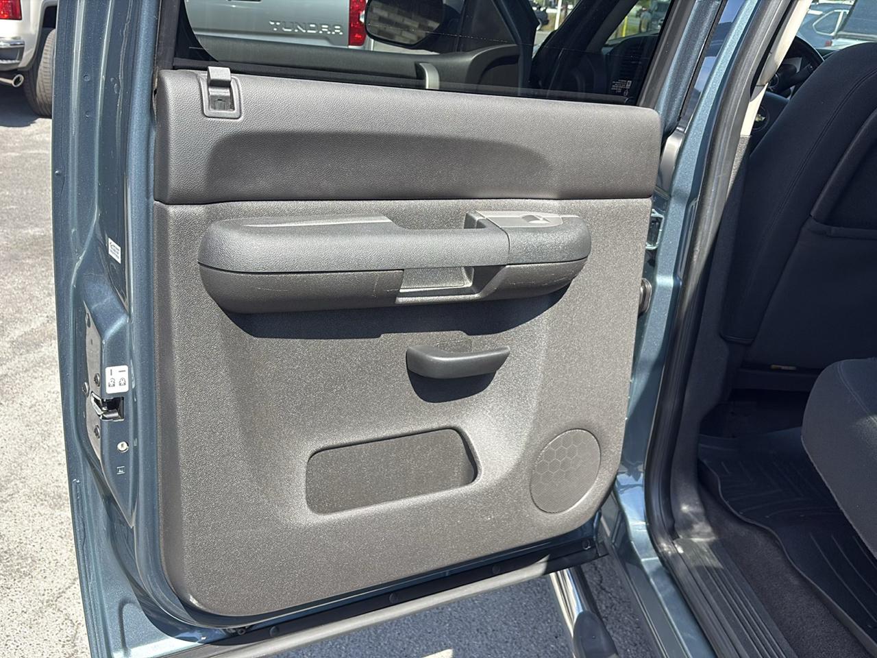 Chevrolet Silverado 1500 LT Crew Cab 4WD 2012