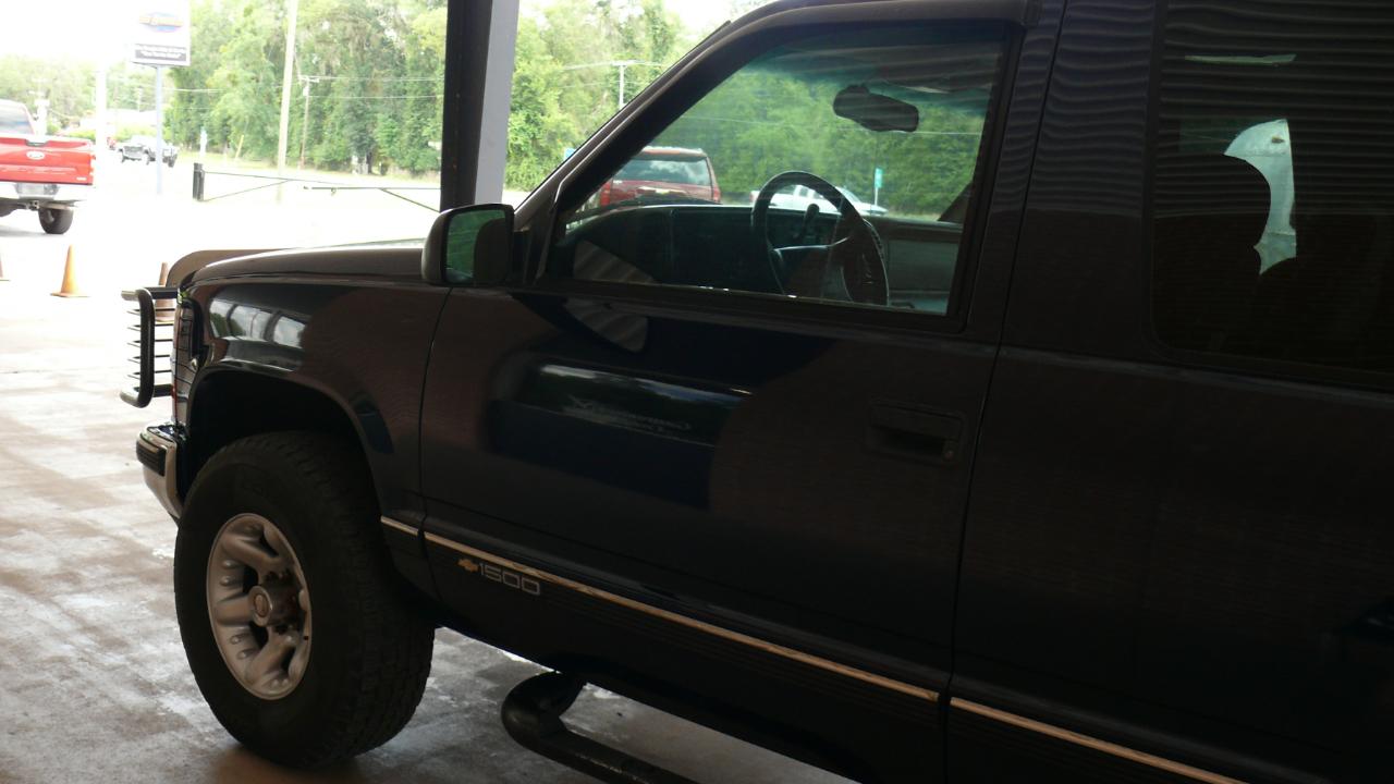 Chevrolet Tahoe 2-Door 2WD 1997