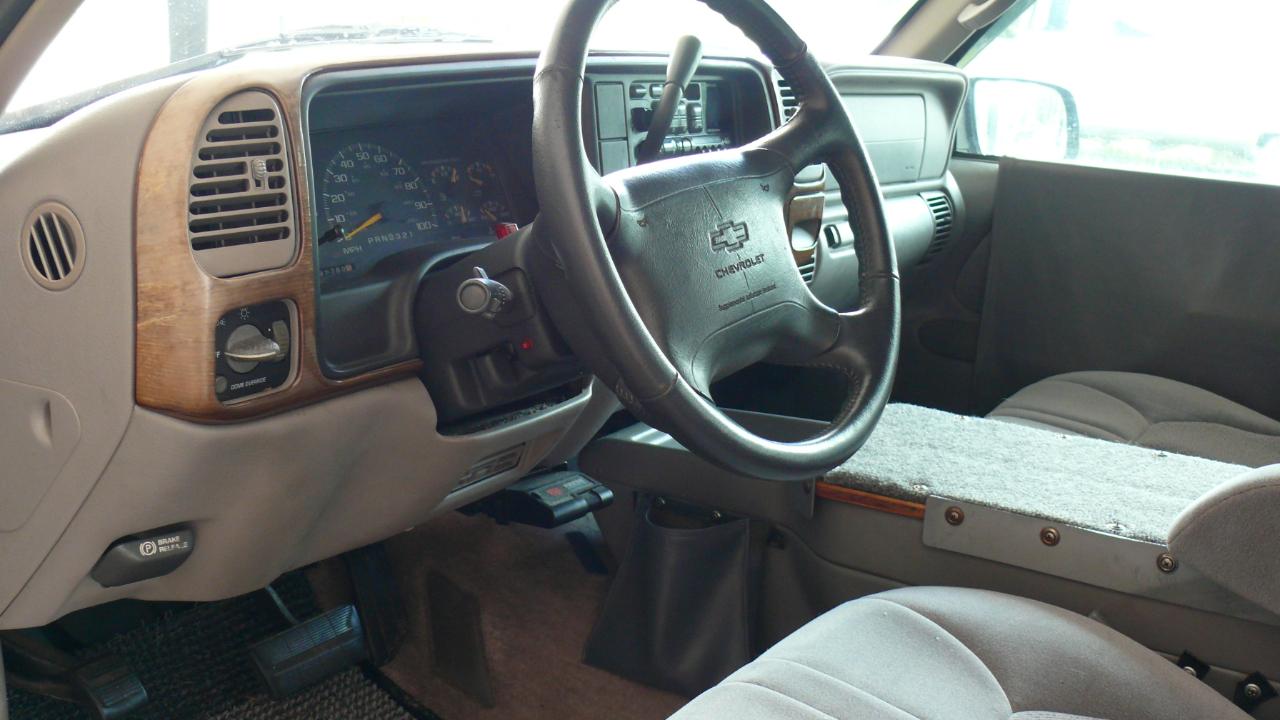 Chevrolet Tahoe 2-Door 2WD 1997