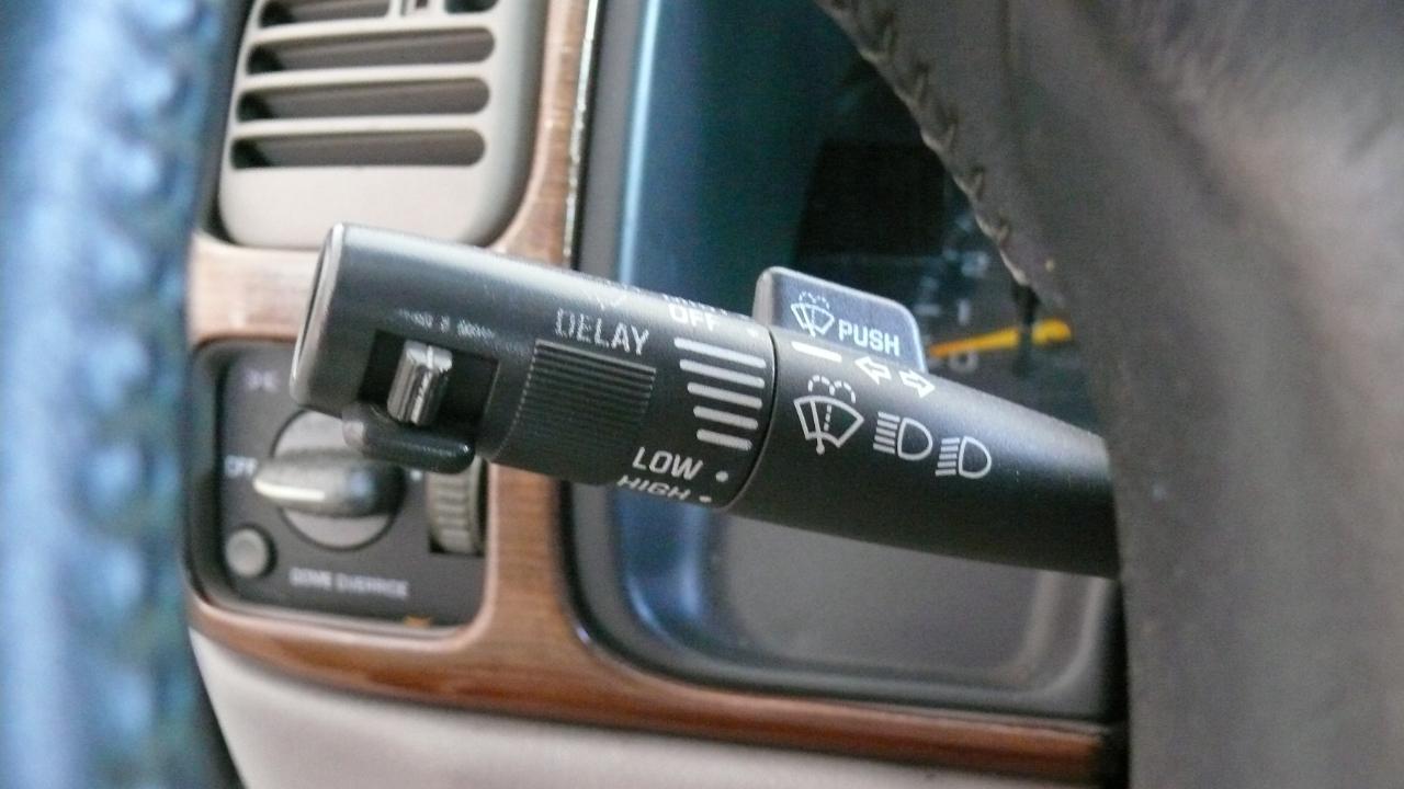 Chevrolet Tahoe 2-Door 2WD 1997