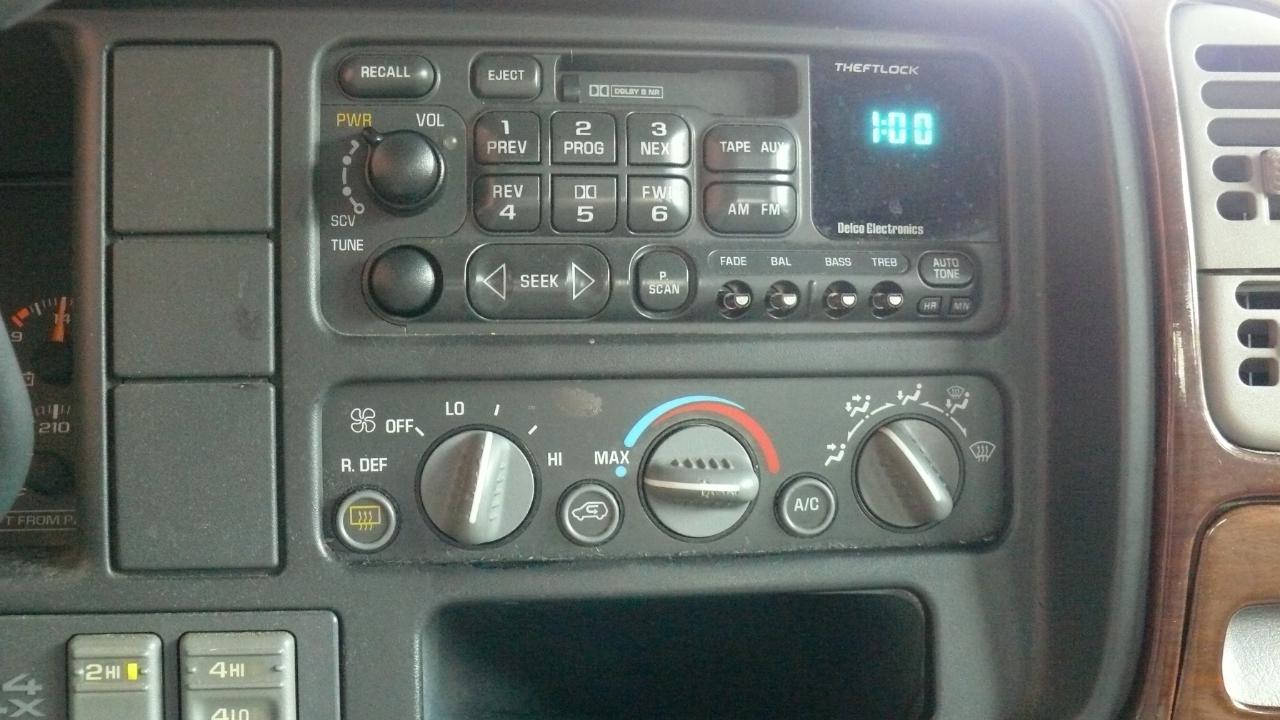 Chevrolet Tahoe 2-Door 2WD 1997