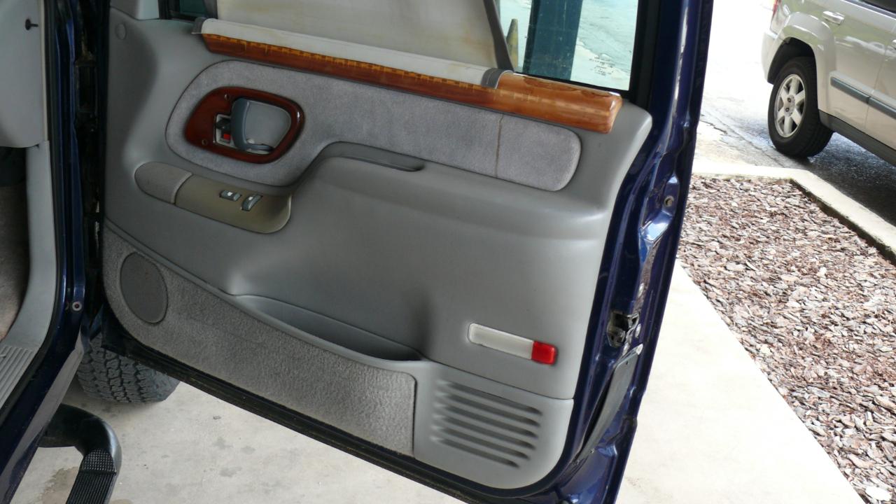 Chevrolet Tahoe 2-Door 2WD 1997