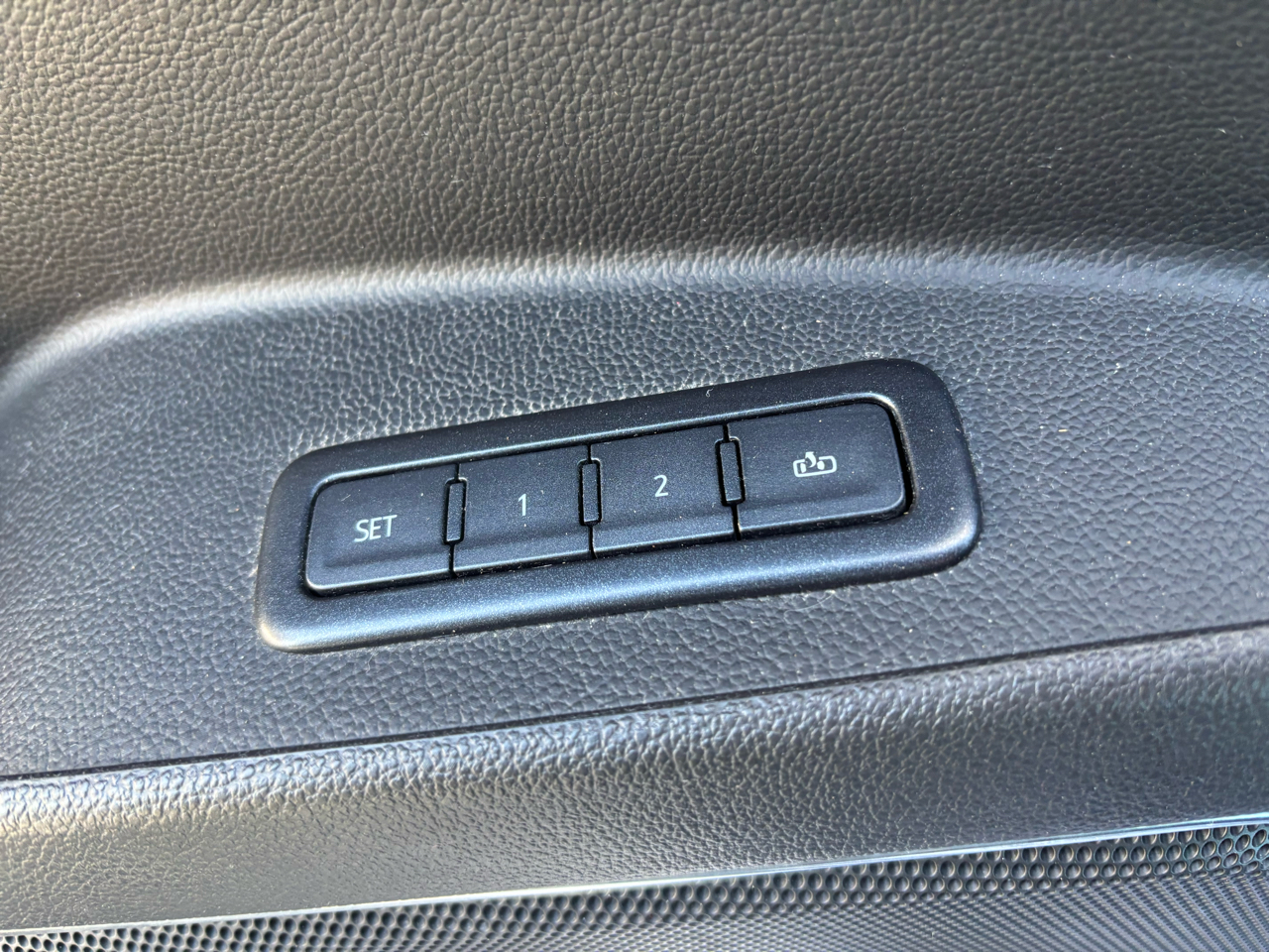 Chevrolet Tahoe 4WD 4dr LT 2019