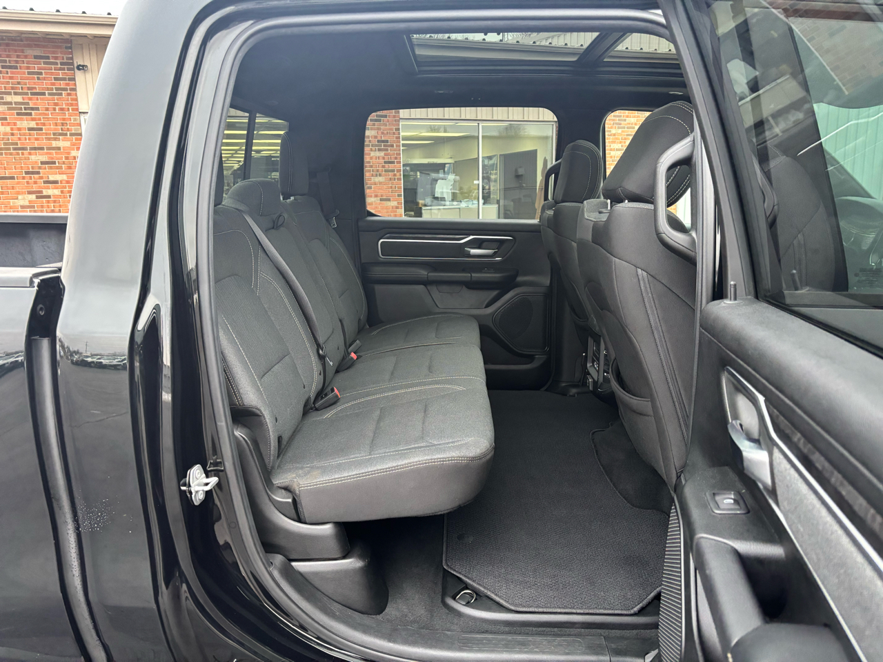 RAM 1500 Big Horn/Lone Star 4x4 Crew Cab 5'7" Box 2019