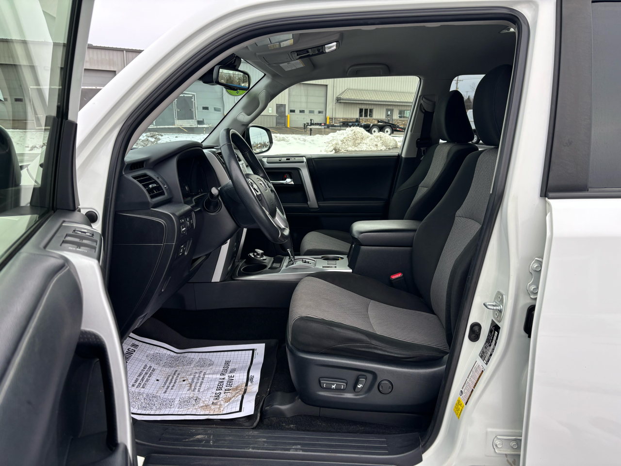 Toyota 4Runner SR5 4WD (Natl) 2022