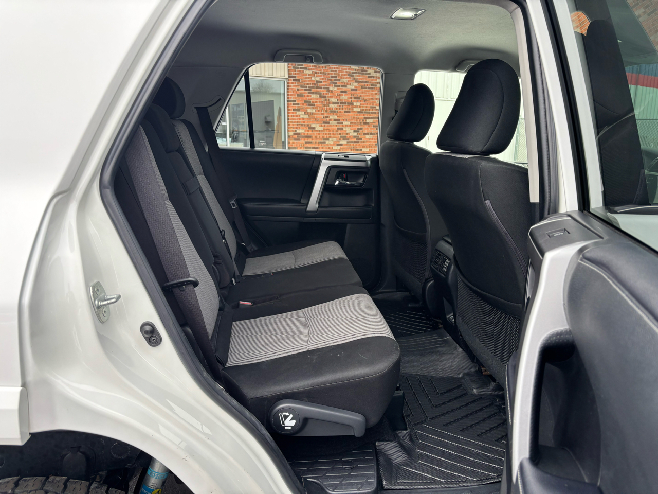 Toyota 4Runner SR5 4WD (Natl) 2022