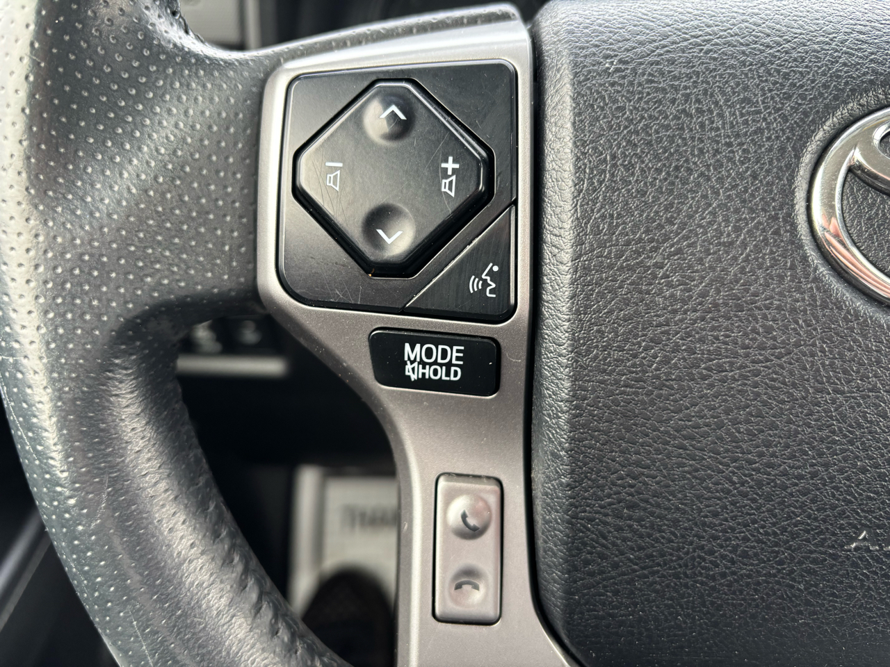 Toyota 4Runner SR5 4WD (Natl) 2022