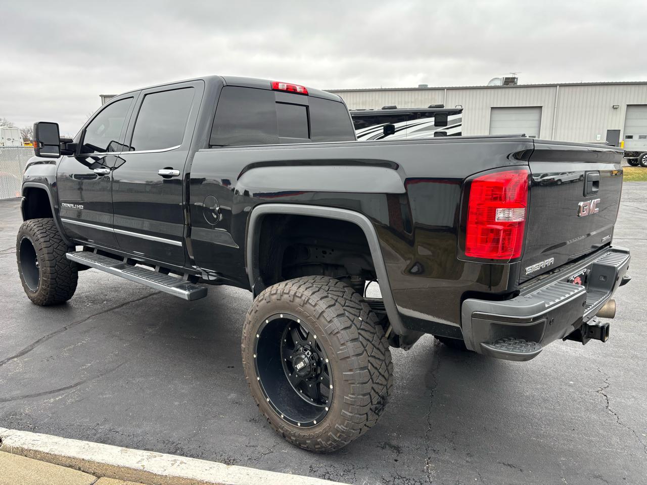 GMC Sierra 2500HD 4WD Crew Cab 153.7" Denali 2018