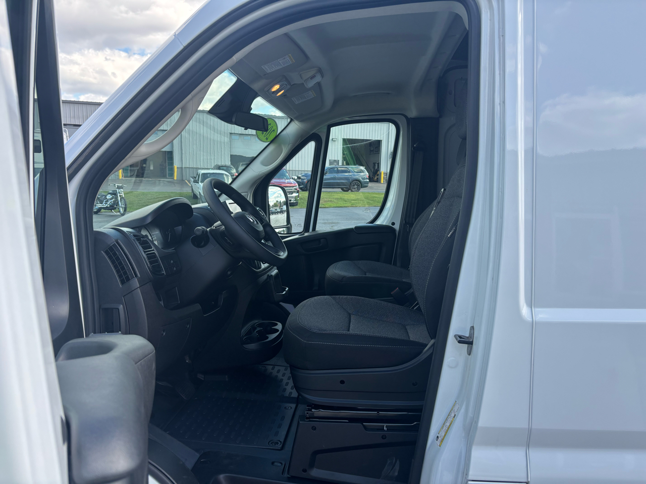 2024 Ram ProMaster 2500 photo 4