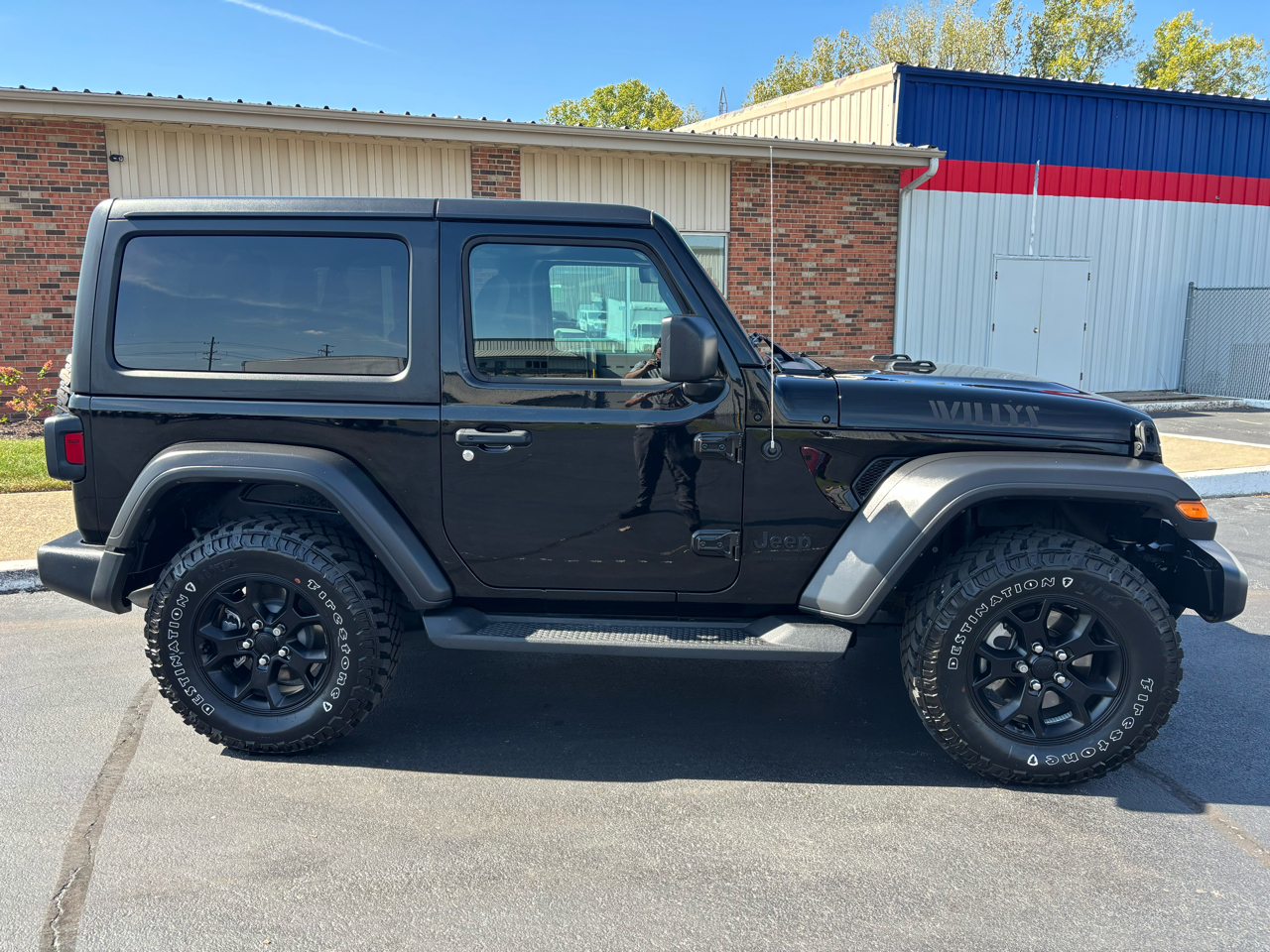 2023 Jeep Wrangler Willys Two-Door photo 2