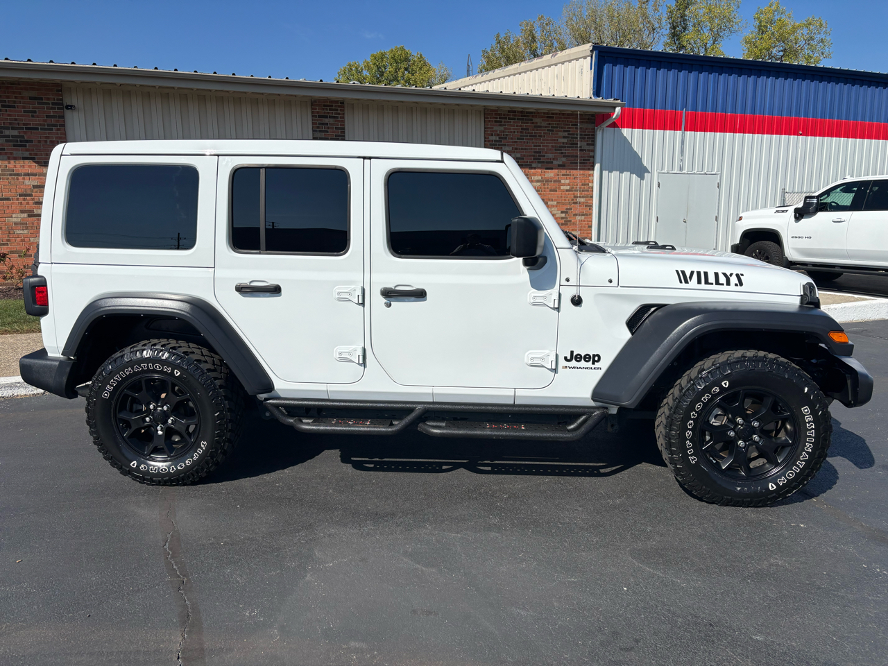 2023 Jeep Wrangler Willys photo 2