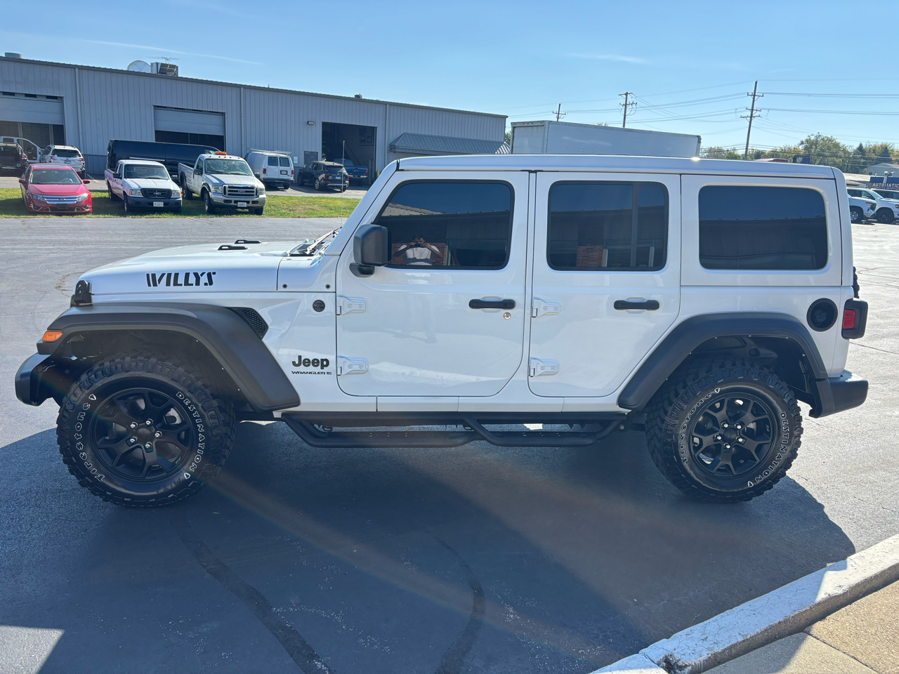 2023 Jeep Wrangler Willys photo 6