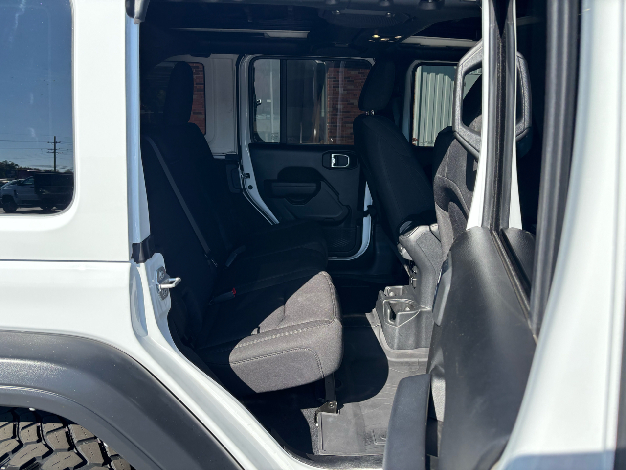2023 Jeep Wrangler Willys photo 12