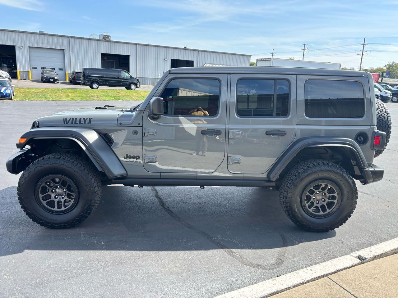 2023 Jeep Wrangler Willys photo 5