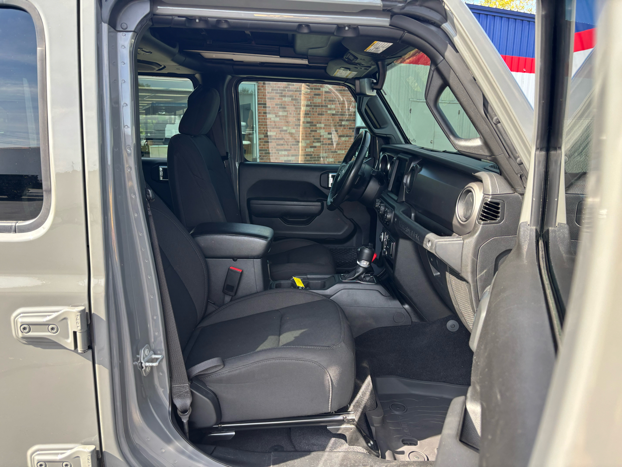 2023 Jeep Wrangler Willys photo 12