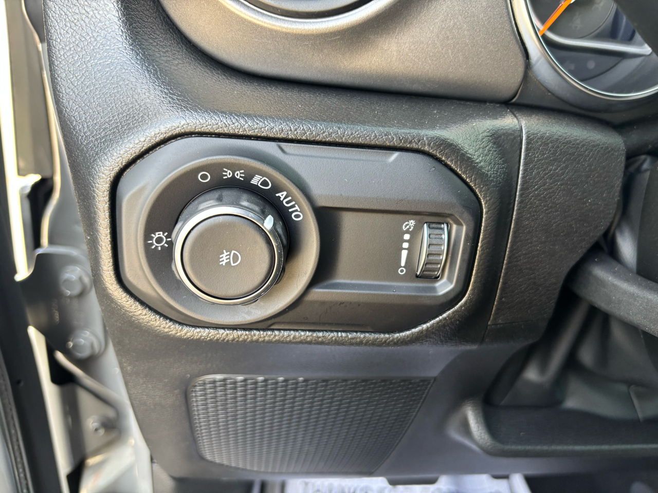 2023 Jeep Wrangler Willys photo 14