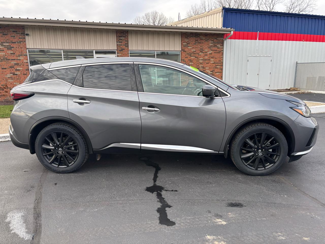 2023 Nissan Murano SL photo 2