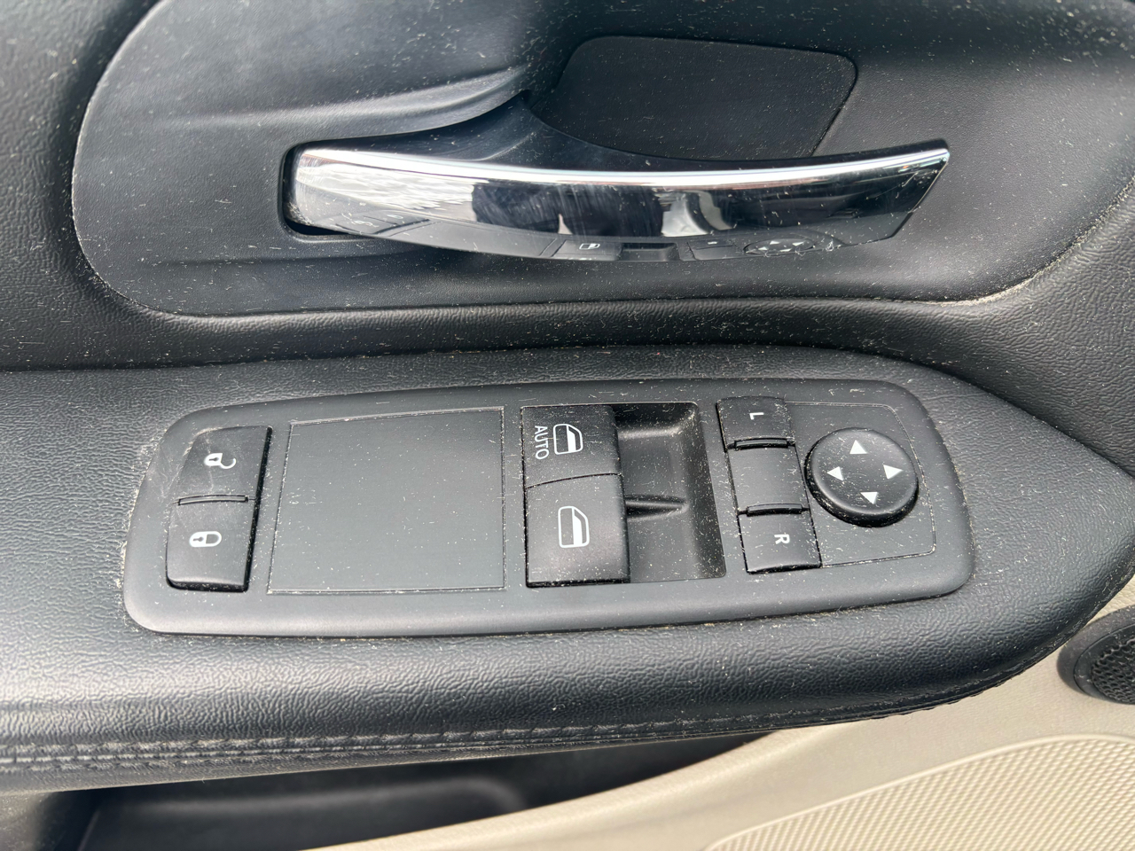 RAM Cargo Van 119" WB Tradesman 2015