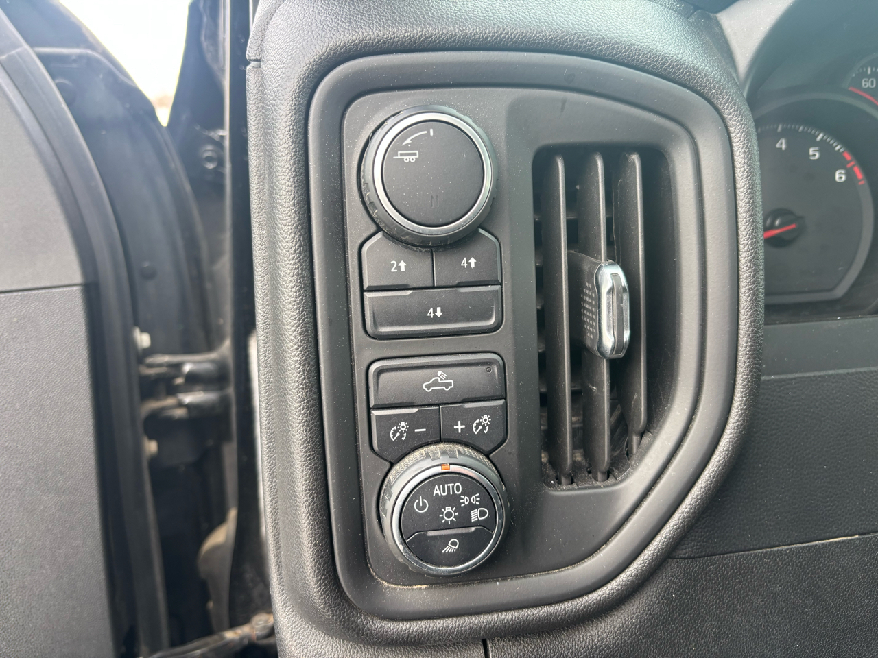 Chevrolet Silverado 2500HD 4WD Crew Cab 159" Custom 2020