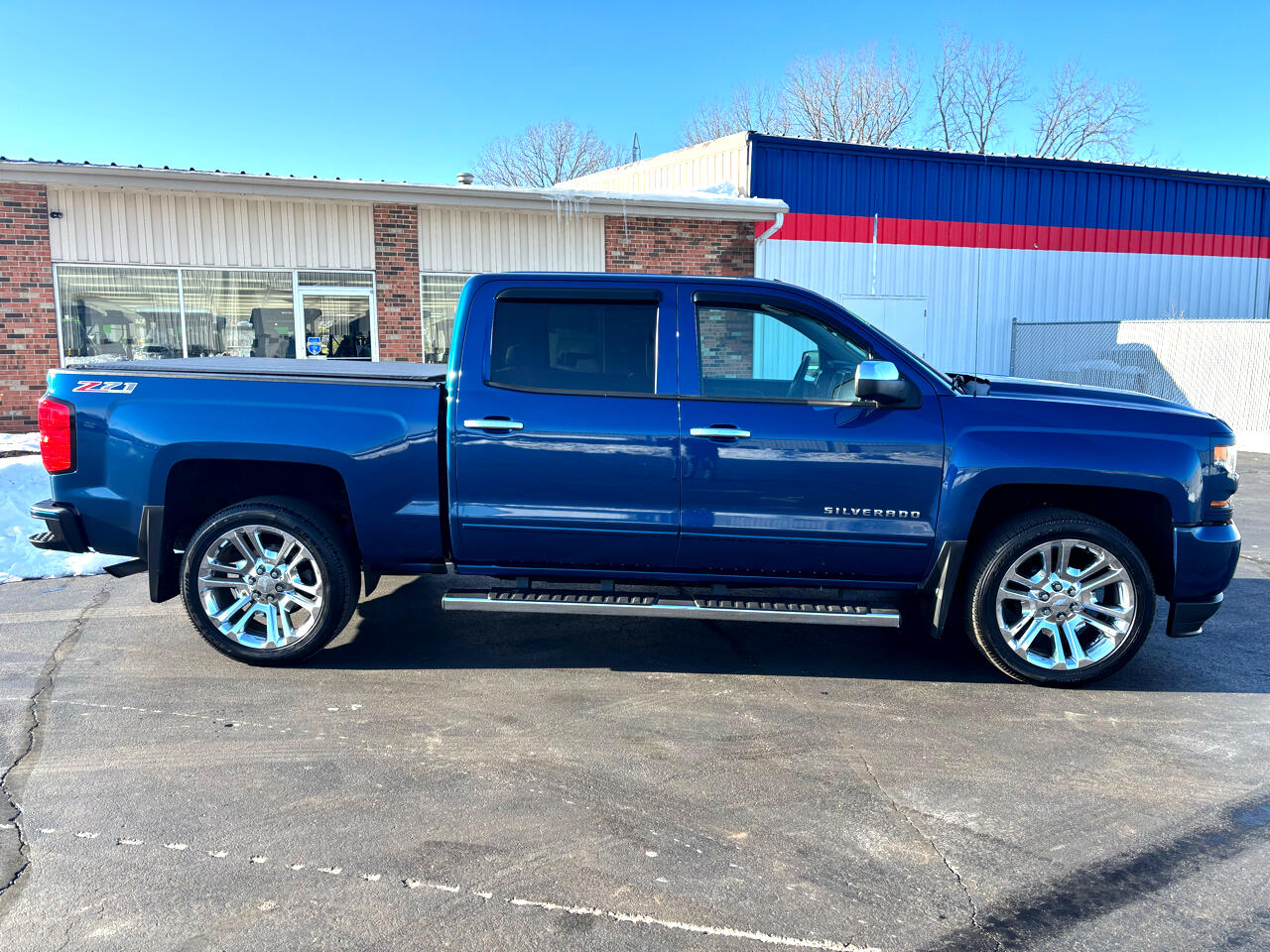 Chevrolet Silverado 1500 4WD Crew Cab 143.5" LT w/2LT 2017