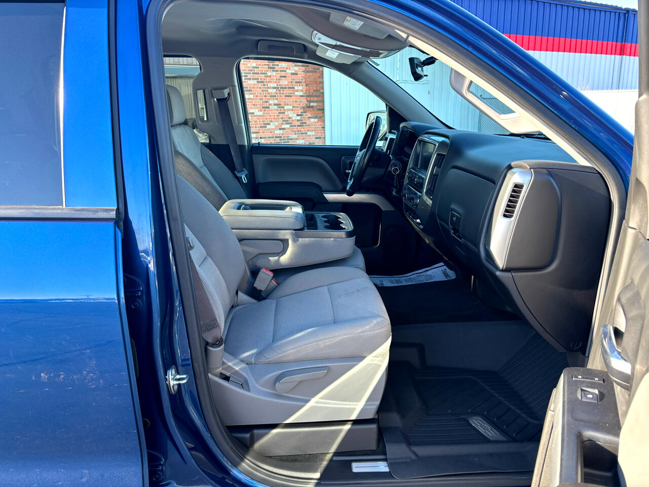 Chevrolet Silverado 1500 4WD Crew Cab 143.5" LT w/2LT 2017