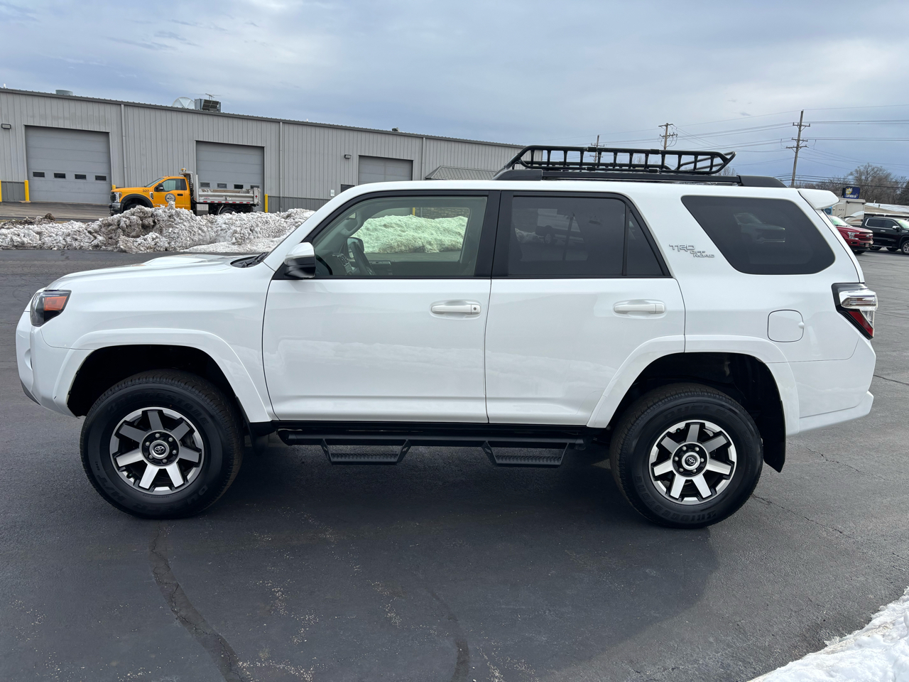 Toyota 4Runner TRD Off Road 4WD (Natl) 2023