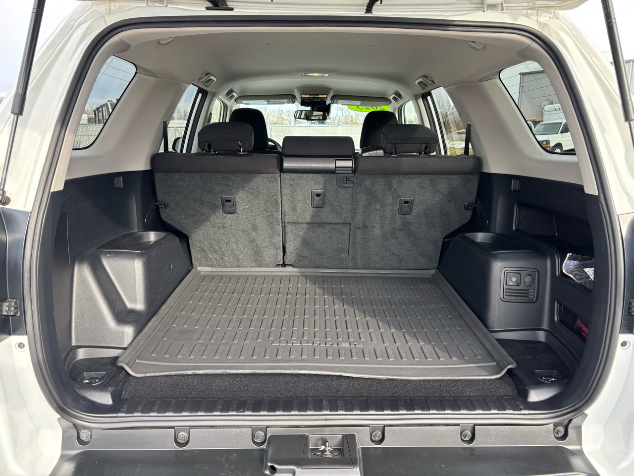 Toyota 4Runner TRD Off Road 4WD (Natl) 2023