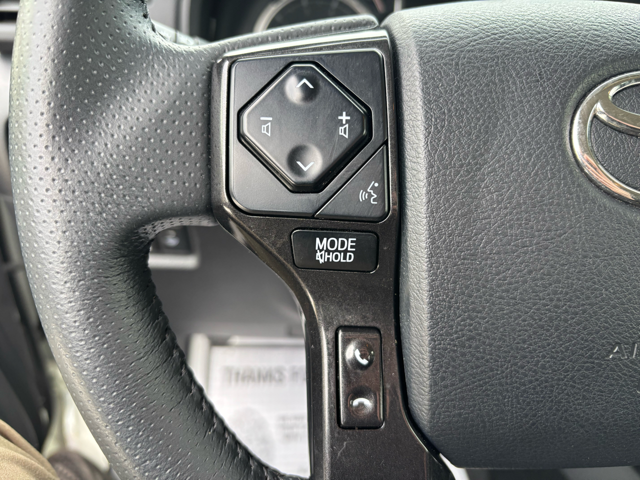 Toyota 4Runner TRD Off Road 4WD (Natl) 2023