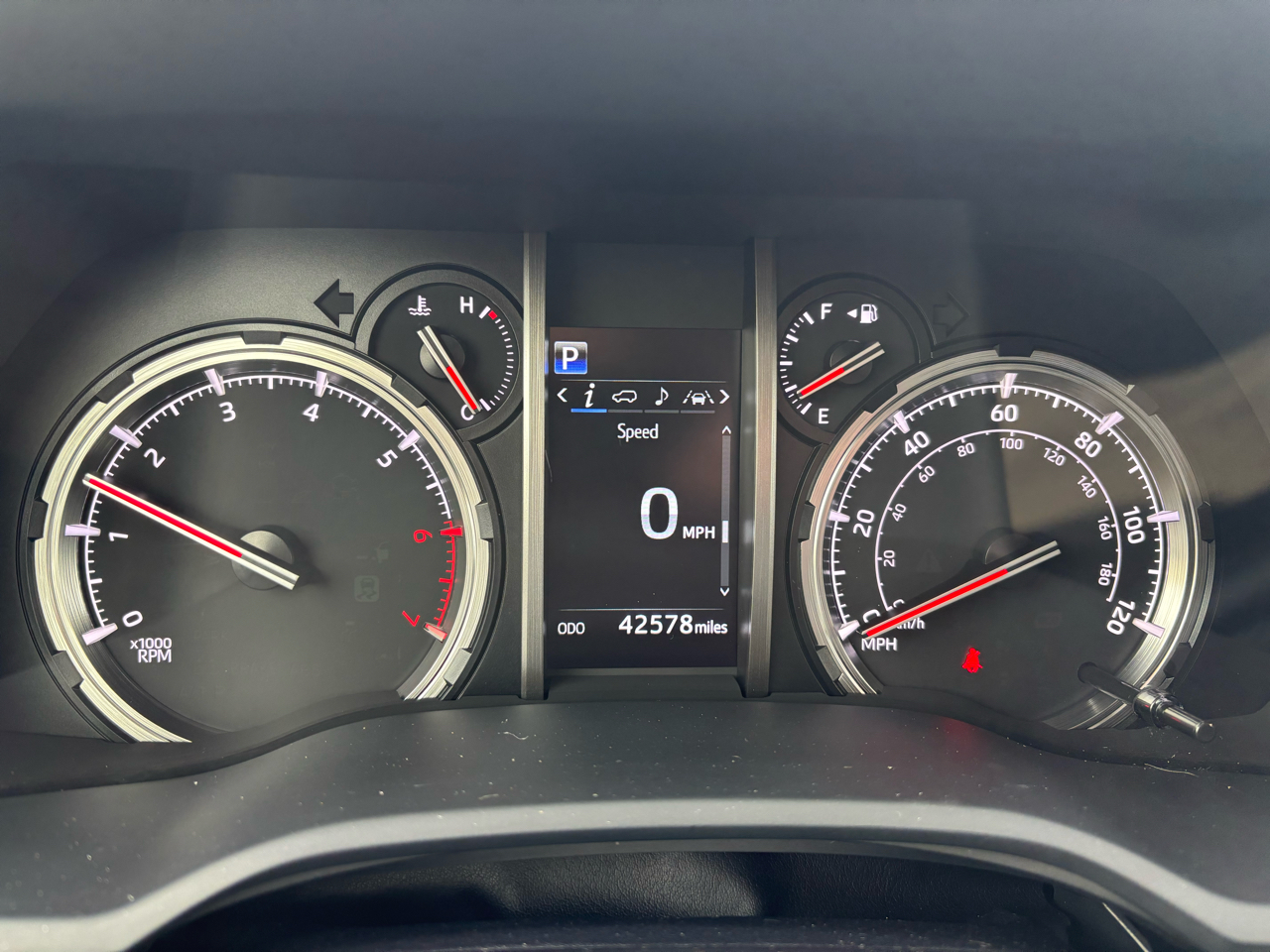 Toyota 4Runner TRD Off Road 4WD (Natl) 2023