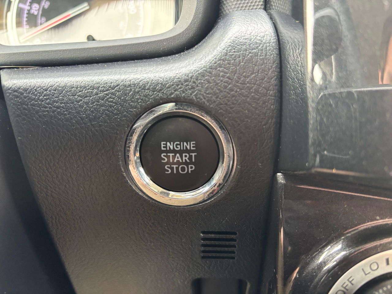 Toyota 4Runner TRD Off Road 4WD (Natl) 2023