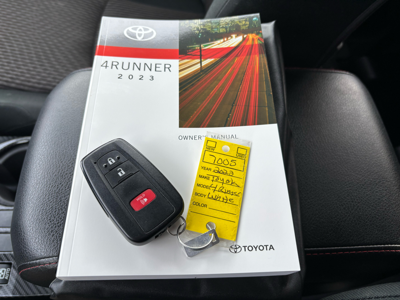 Toyota 4Runner TRD Off Road 4WD (Natl) 2023