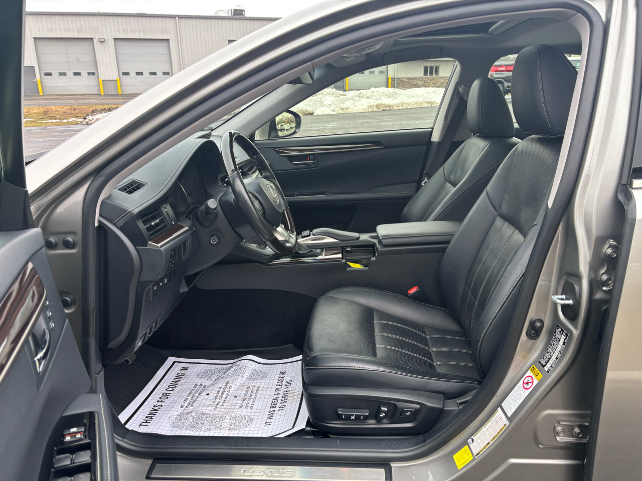 Lexus ES ES 300h FWD 2017