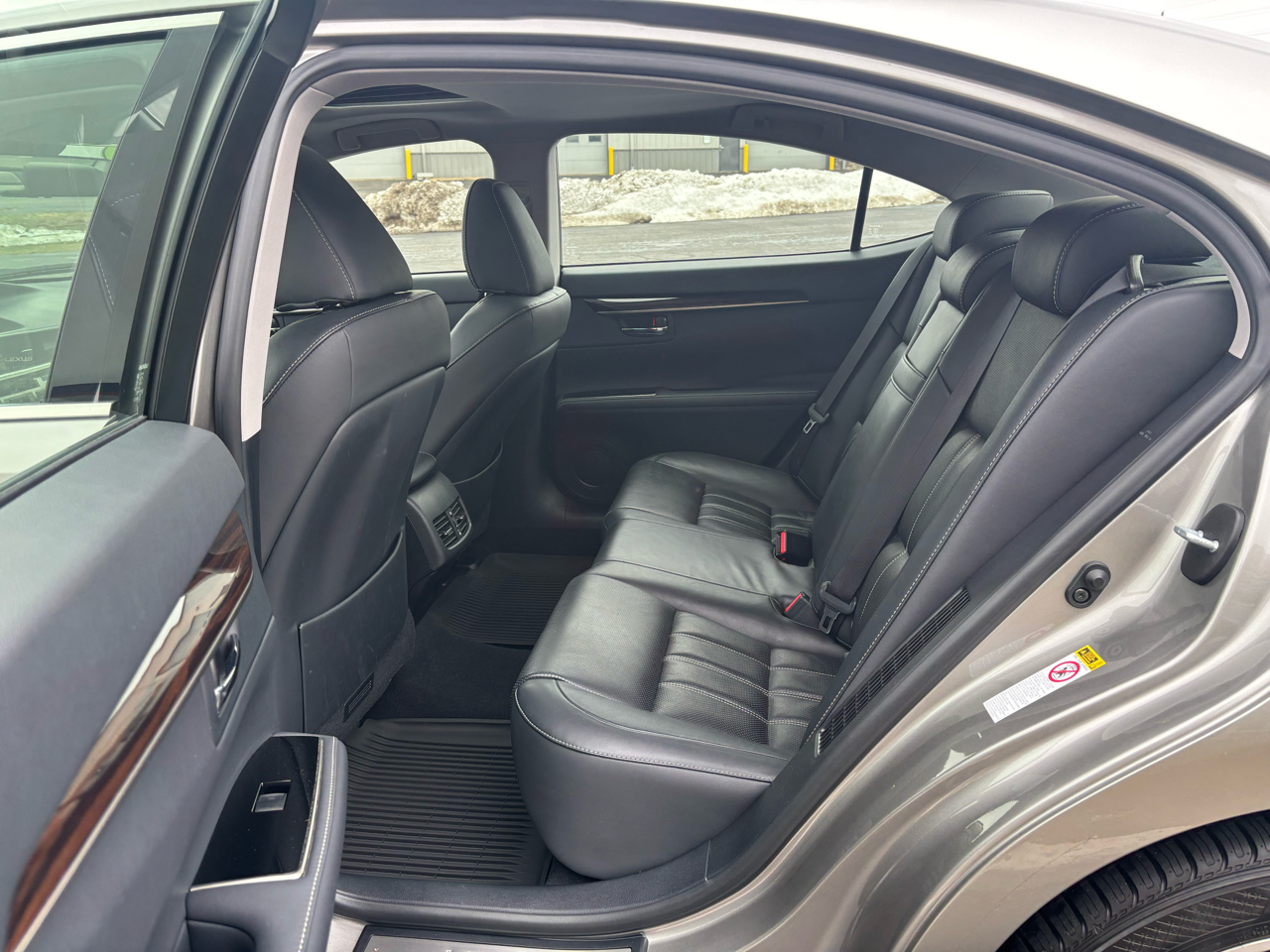 Lexus ES ES 300h FWD 2017