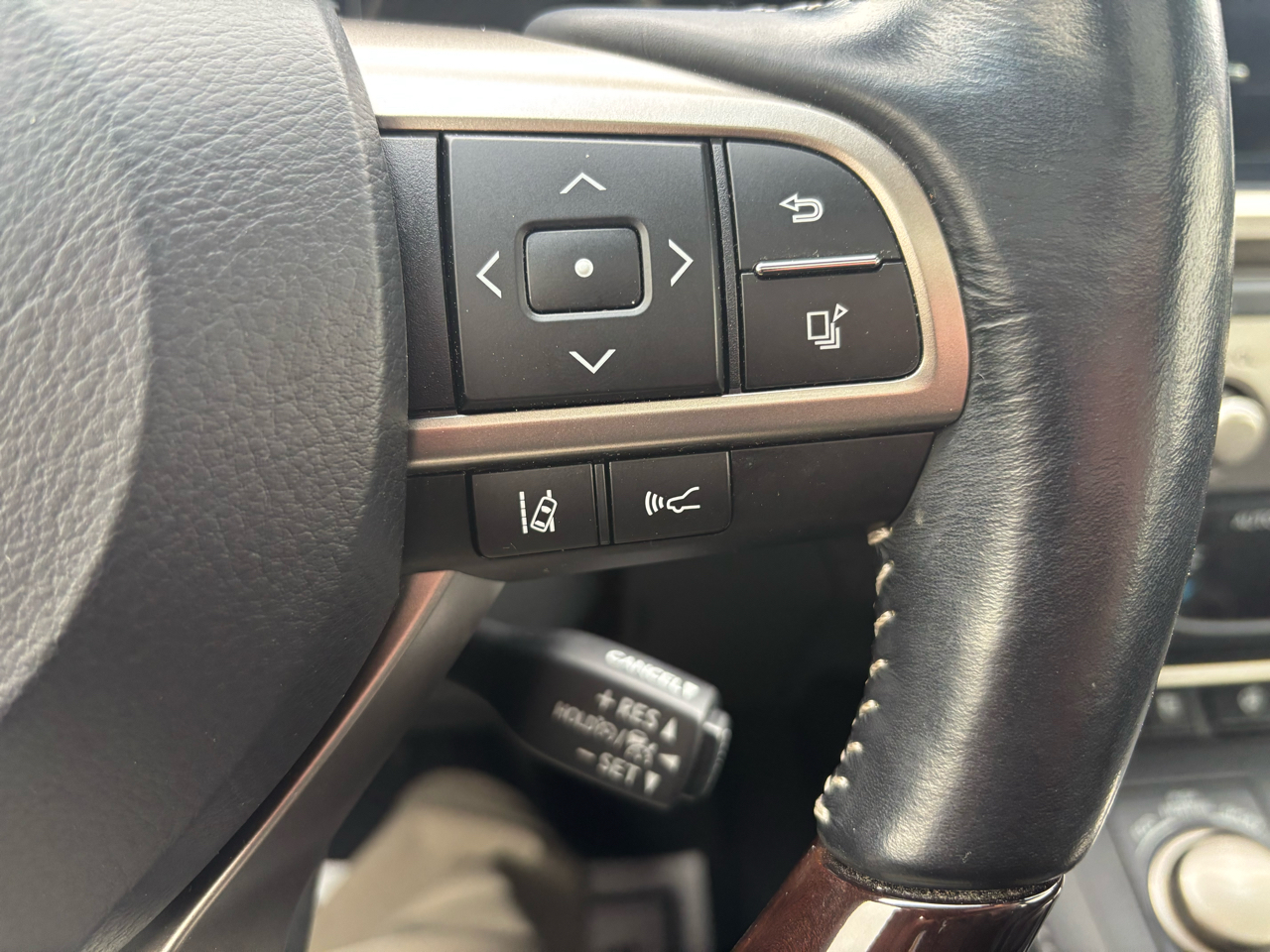 Lexus ES ES 300h FWD 2017