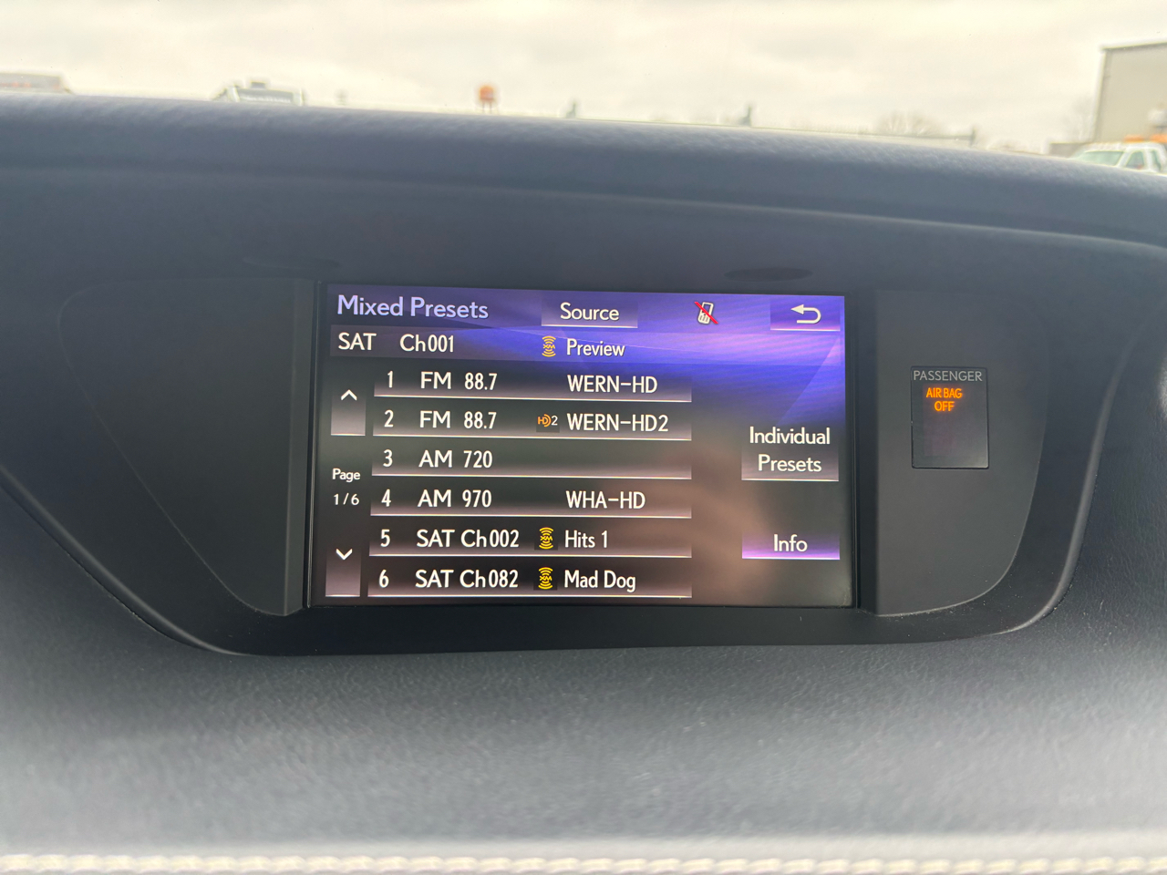 Lexus ES ES 300h FWD 2017