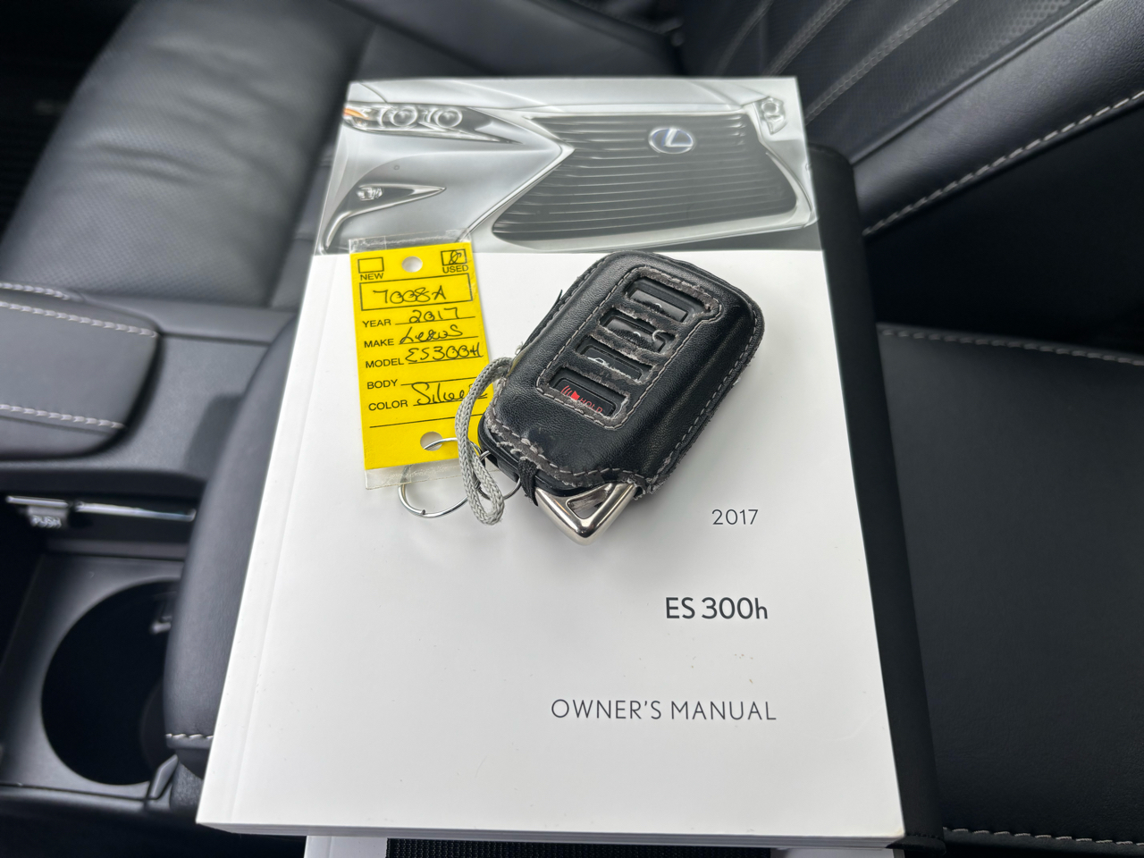 Lexus ES ES 300h FWD 2017