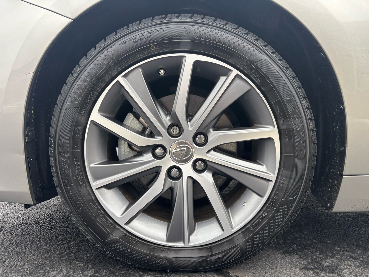 Lexus ES ES 300h FWD 2017