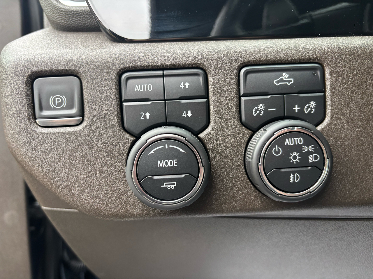 Chevrolet Silverado 1500 4WD Crew Cab 147" RST 2023