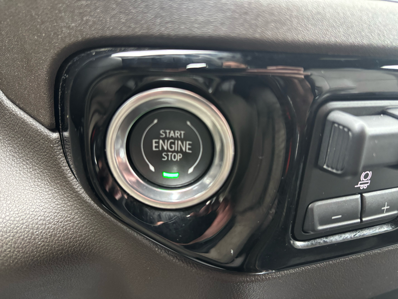 Chevrolet Silverado 1500 4WD Crew Cab 147" RST 2023