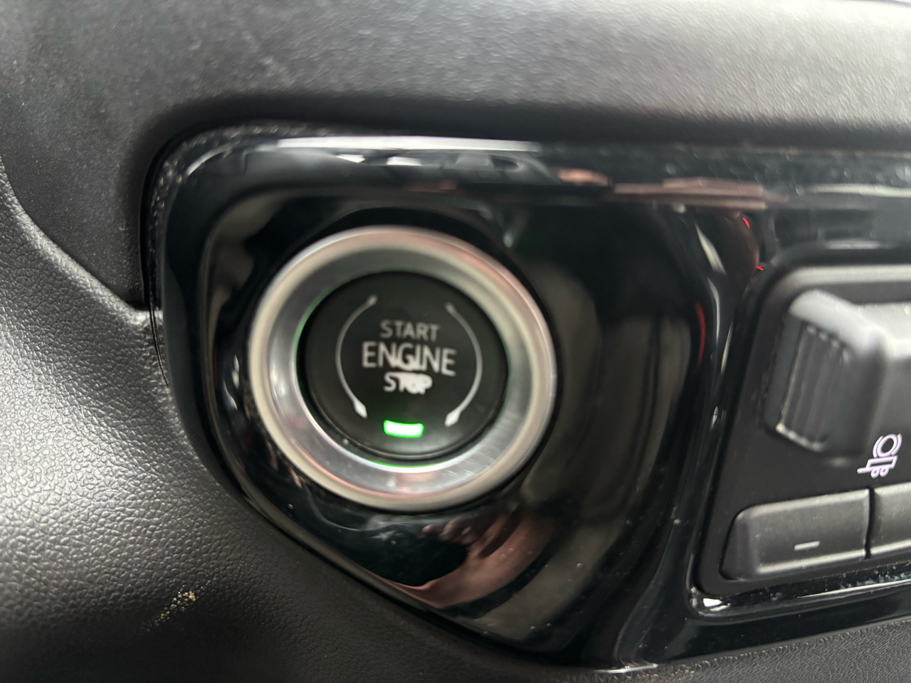 Chevrolet Silverado 1500 4WD Crew Cab 147" LTZ 2024