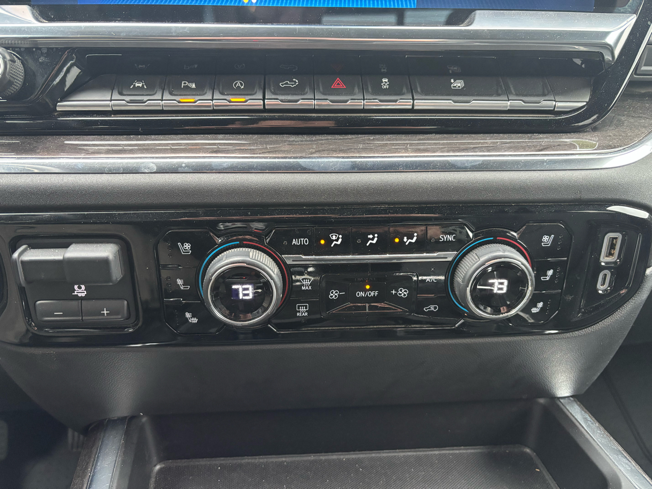 Chevrolet Silverado 1500 4WD Crew Cab 147" LTZ 2024