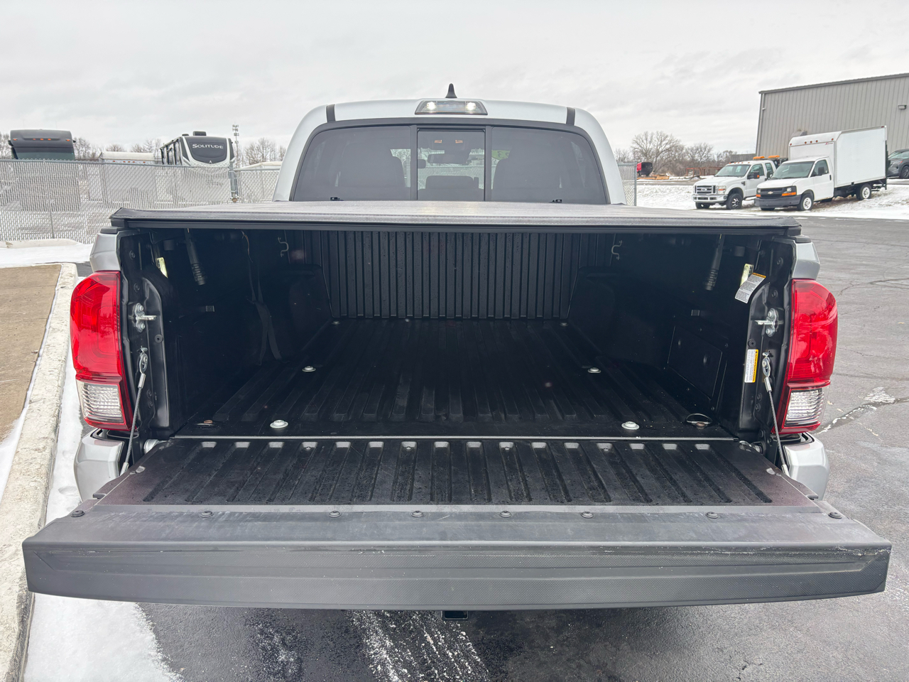 Toyota Tacoma 4WD SR Double Cab 5' Bed V6 AT (Natl) 2023