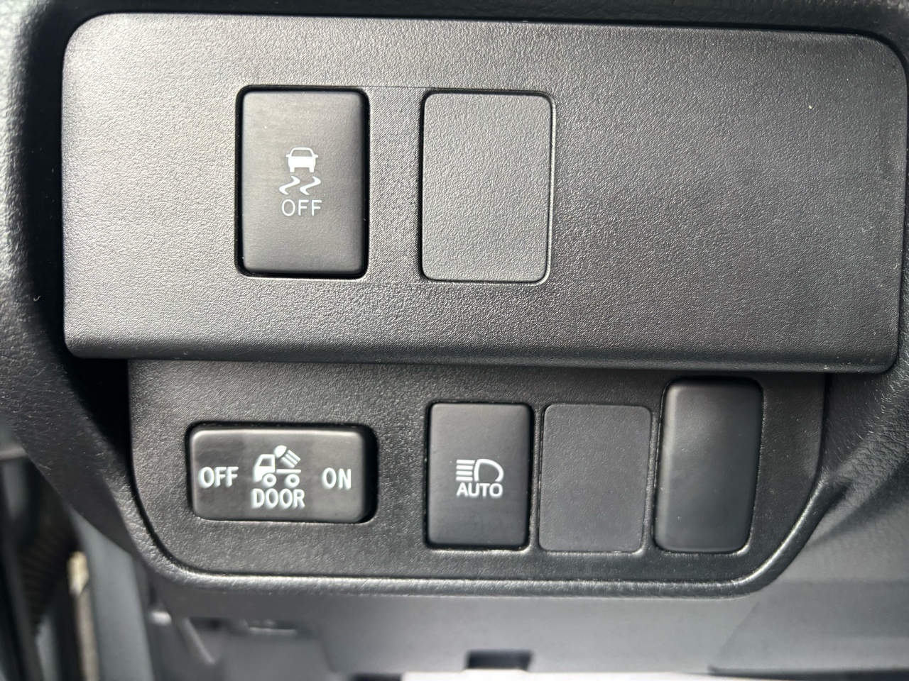 Toyota Tacoma 4WD SR Double Cab 5' Bed V6 AT (Natl) 2023