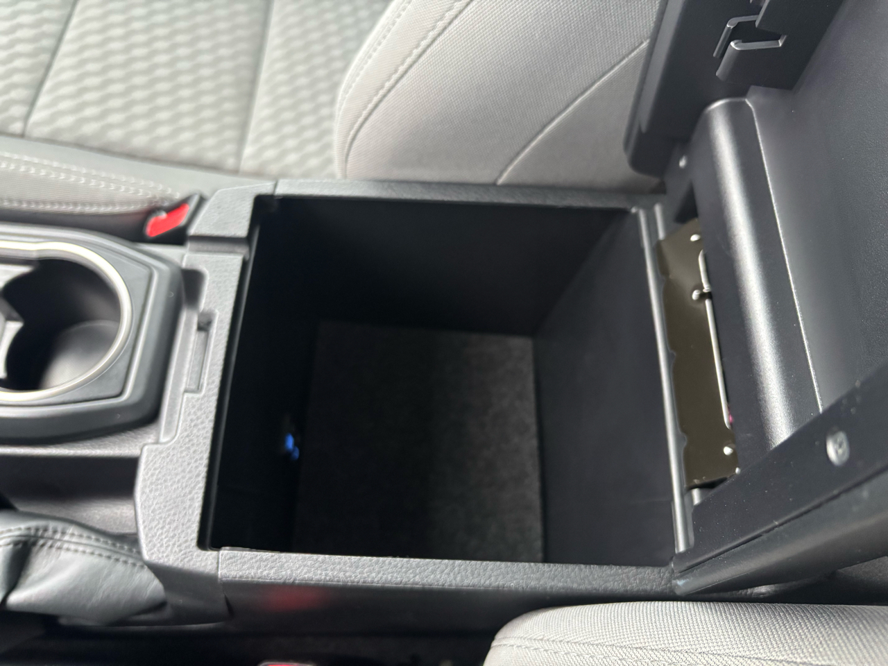 Toyota Tacoma 4WD SR Double Cab 5' Bed V6 AT (Natl) 2023