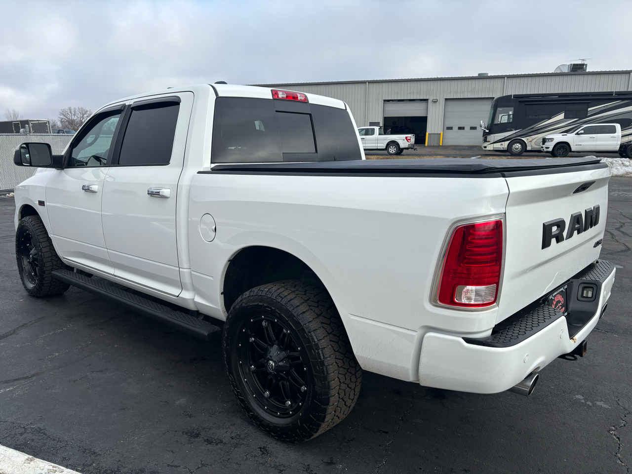 RAM 1500 4WD Crew Cab 140.5" Longhorn Limited 2014